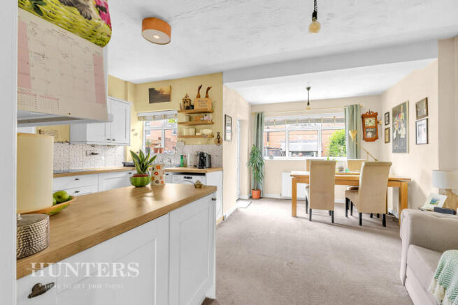 3 bed Town House for sale Image 6