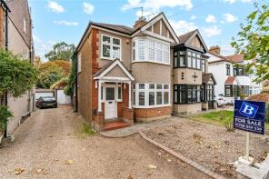 48, Melstock Avenue, Upminster RM14 3UL