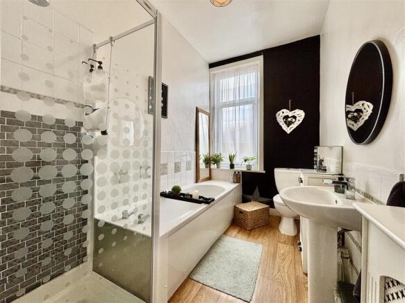 2 bed Terraced for sale Image 4