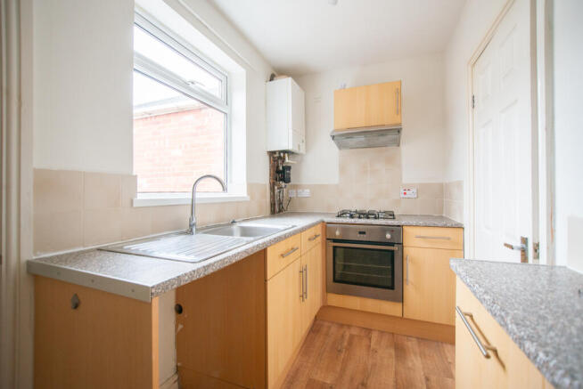 2 bed Terraced to rent Image 5