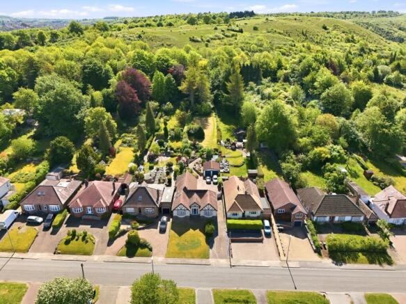 Tring Road, Dunstable, Bedfordshire, LU6 photo 4