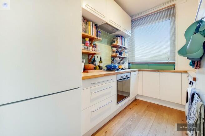 Kitchen (alt)