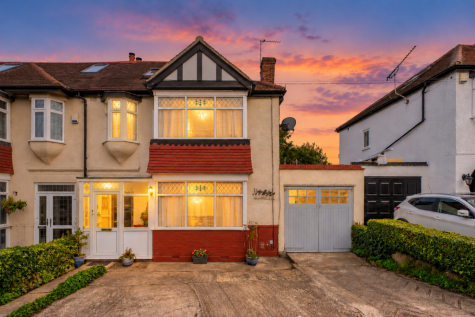 Four-Bedroom Family Home with Large Private Garden, Three-Car Driveway and Garage
