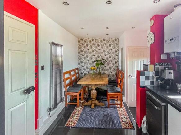 3 bed Semi-Detached for sale Image 4