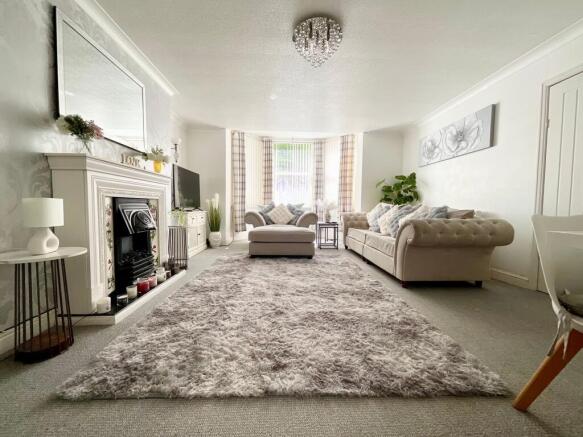 2 bed Flat for sale Image 8