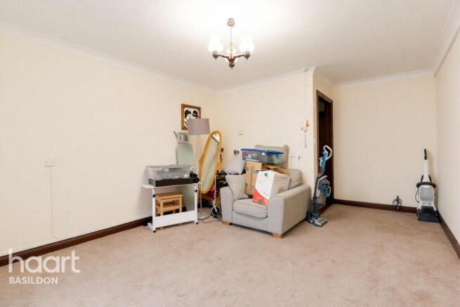 Oakwood Grove Wickford Avenue, Basildon photo 2