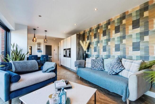 4 bed Detached for sale Image 5