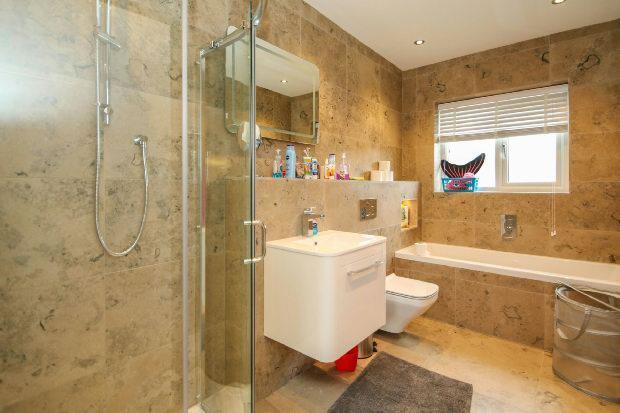 Family Bathroom 2