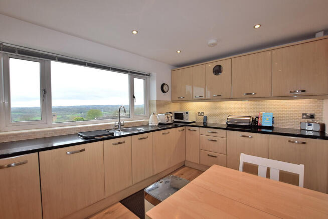 3 bed Detached for sale Image 9