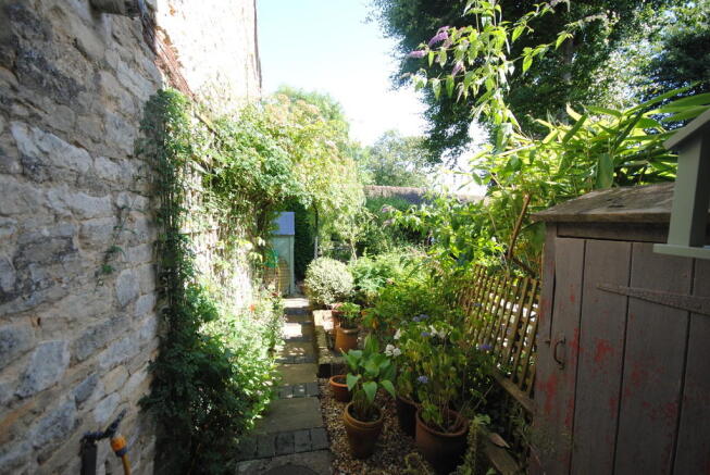 Photo 18