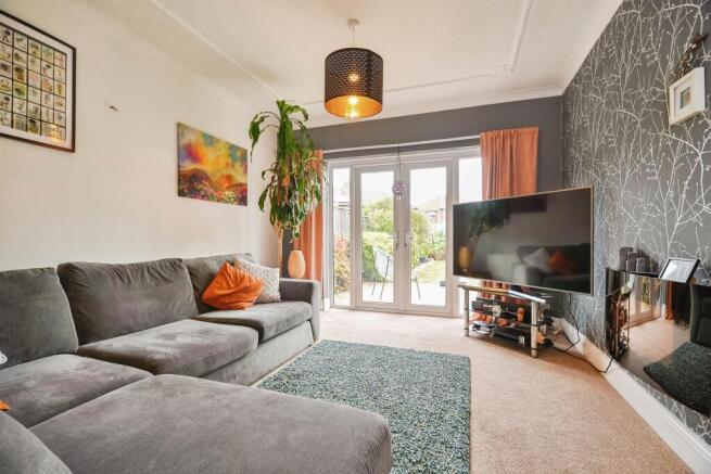 3 bed Semi-Detached for sale Image 6