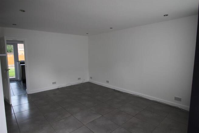 6 Truro Close (1).JPG