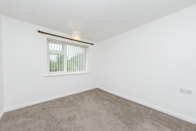 2 bed Flat to rent Image 8