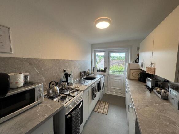 2L, 11  Ardnahoe Avenue, Toryglen, Glasgow, G42 0DF photo 4