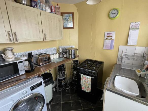 Kitchen:
