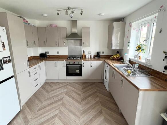 Kitchen Area.jpg