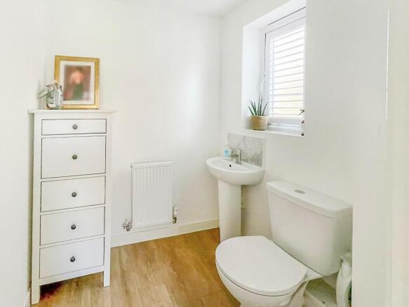 4 bed Detached for sale Image 12