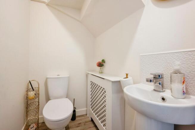 3 bed Semi-Detached for sale Image 9