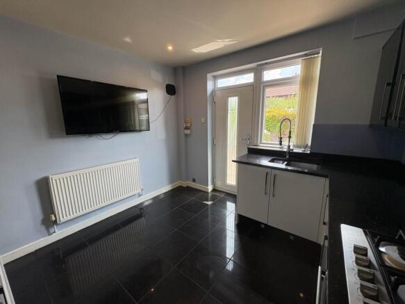 2 bed Semi-Detached Bungalow for sale Image 5