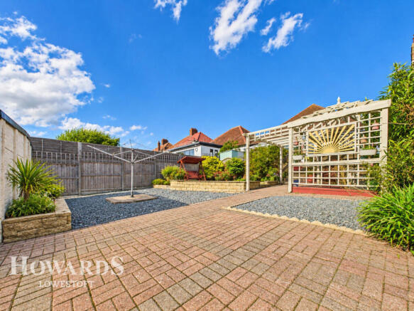Oulton Road, Lowestoft photo 4
