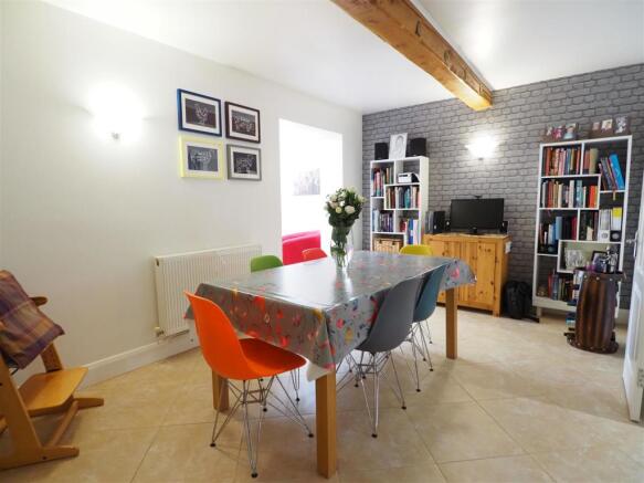 Dining Room 074