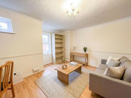 Watersmeet Way, London, SE28