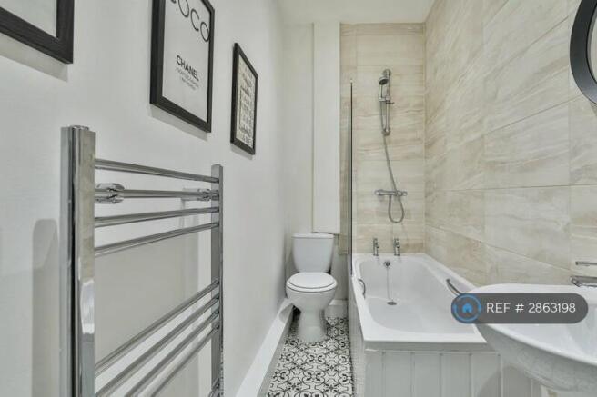 5 bed Terraced to rent Image 6