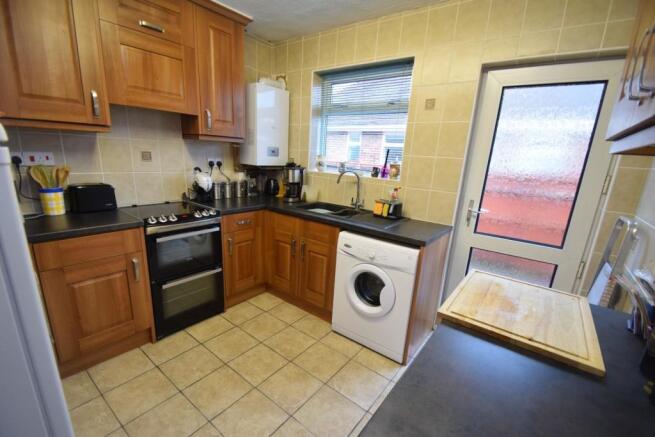 18 Huggetts Lane kitchen.JPG