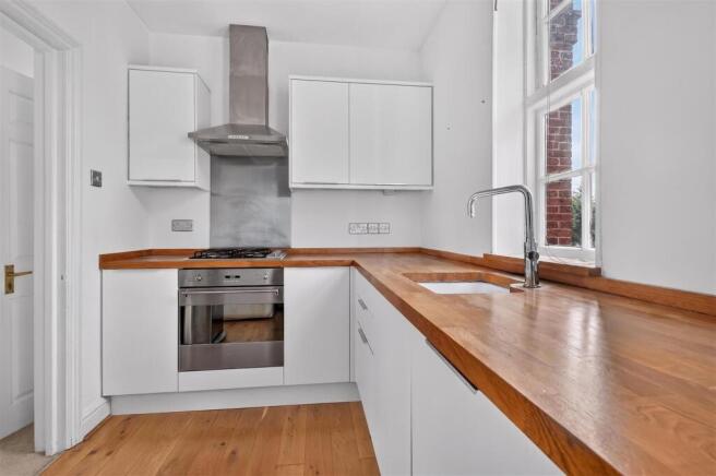 2 bed Apartment for sale Image 6