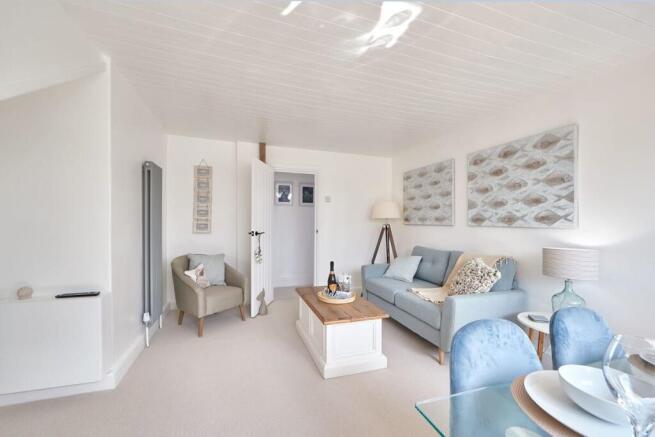 2 bed Flat for sale Image 6