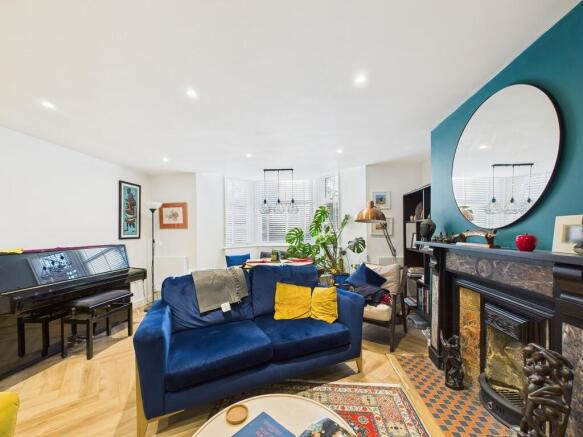 CAM01835G0-PR0366...