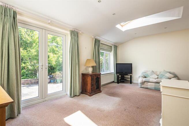 4 bed Detached for sale Image 5