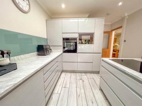 Grasmere Crescent - Image-20.jpg