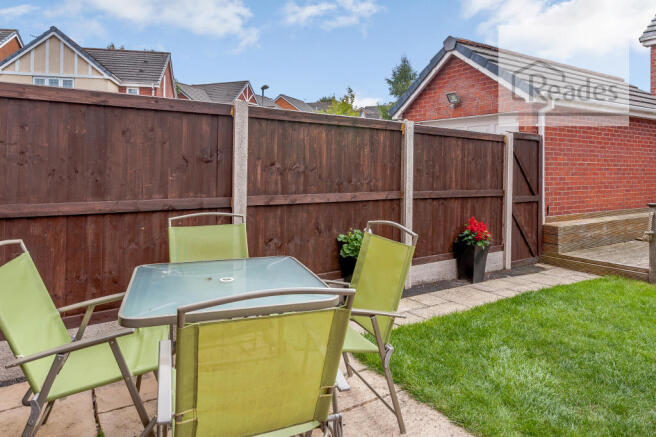 Patio to rear