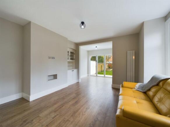 Large Sitting/Dining Room