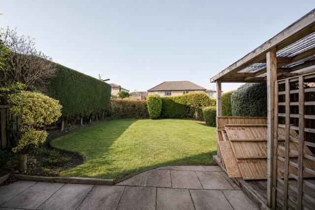 3 bed Semi-Detached to rent Image 2