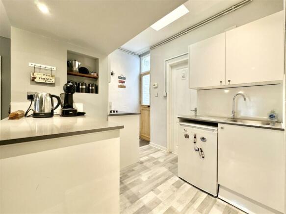 Kitchen_.jpg