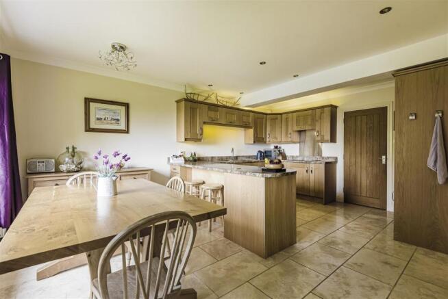 Kitchen/Breakfast Room