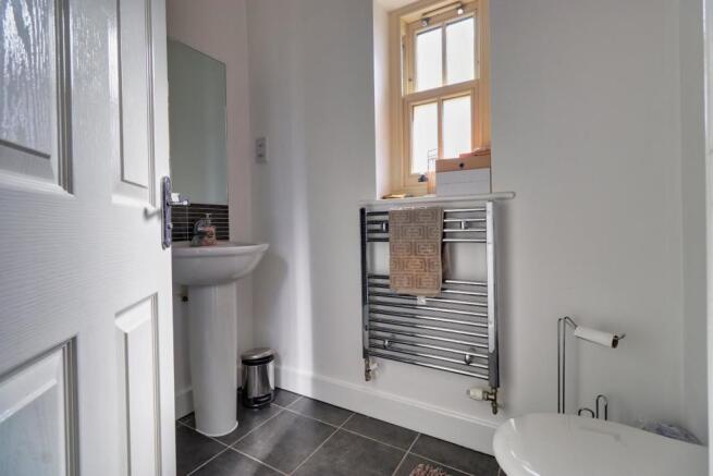 ENSUITE SHOWER ROOM