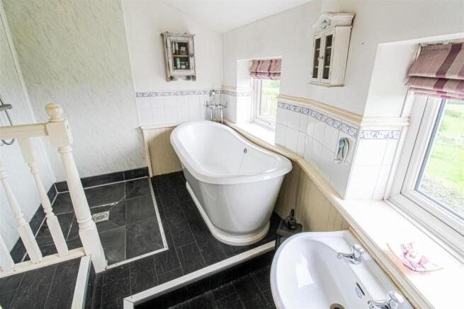 BATHROOM/W.C.