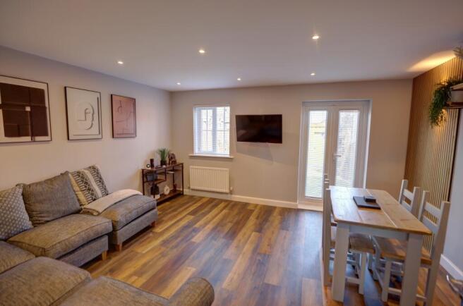 3 bed Semi-Detached for sale Image 4