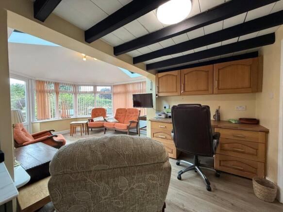 4 bed Semi-Detached for sale Image 12