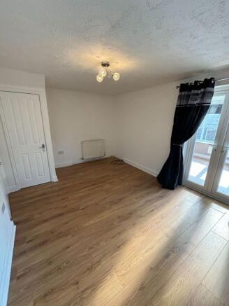 2 bed Semi-Detached to rent Image 4