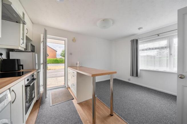 Lounge/Kitchen
