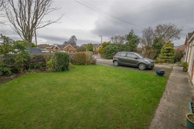 FRONT GARDEN