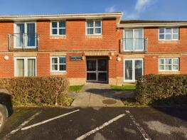 3, 82 Cherry Tree Apartments, Hambledon Road, Waterlooville PO7 6UP