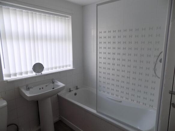 3 bed Private Halls to rent Image 6