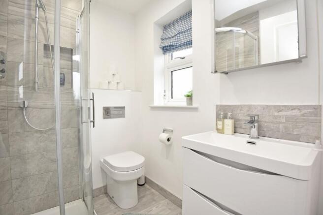 6 bed Detached for sale Image 8