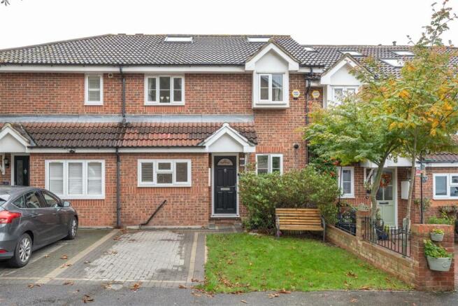 Fieldhouse Close