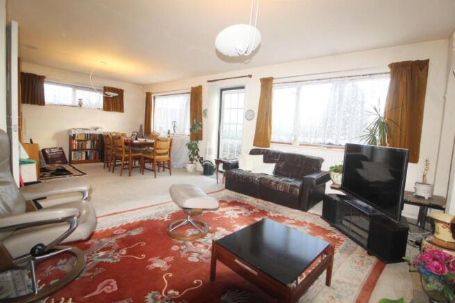 Living room e.jpg